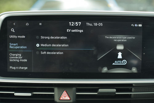 HYUNDAI IONIQ 6 ELECTRIC SALOON 168kW Premium 77kWh 4dr Auto view 2